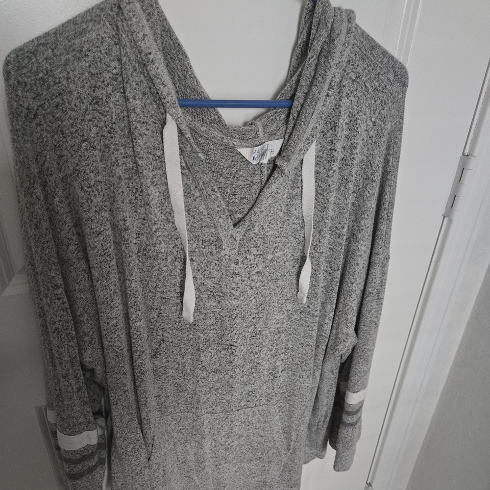 UEC Hooded long sleeve shirt